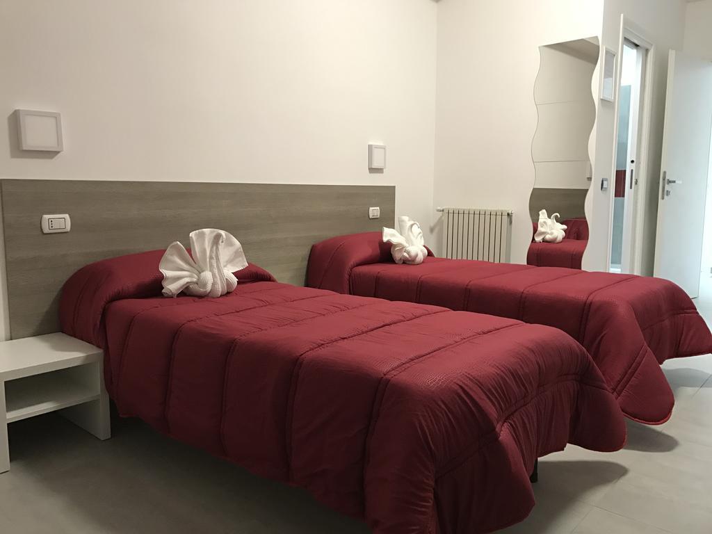 רומא Tiburtina Royal Suites מראה חיצוני תמונה